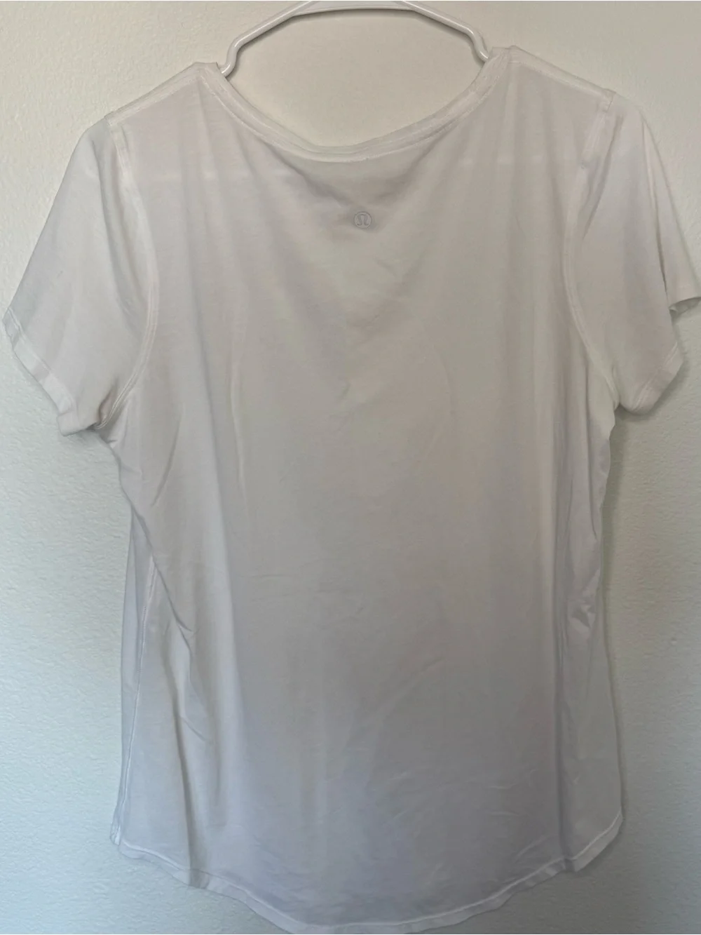 Lululemon white t-shirt